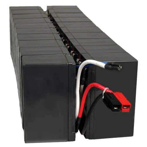 Внутренний блок аккумуляторных батарей  совместим с некоторыми трехфазными ИБП семейства SmartOnline мощностью 20/30/40 кВА и корпусом для внешних батарей SUBF2030